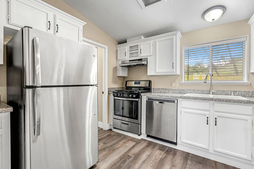 Image 19 of property listing at 23380 Granite Creek Lane, Clovis, CA 93619