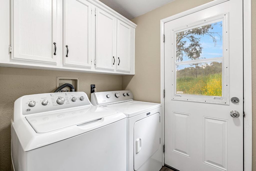 Image 20 of property listing at 23380 Granite Creek Lane, Clovis, CA 93619