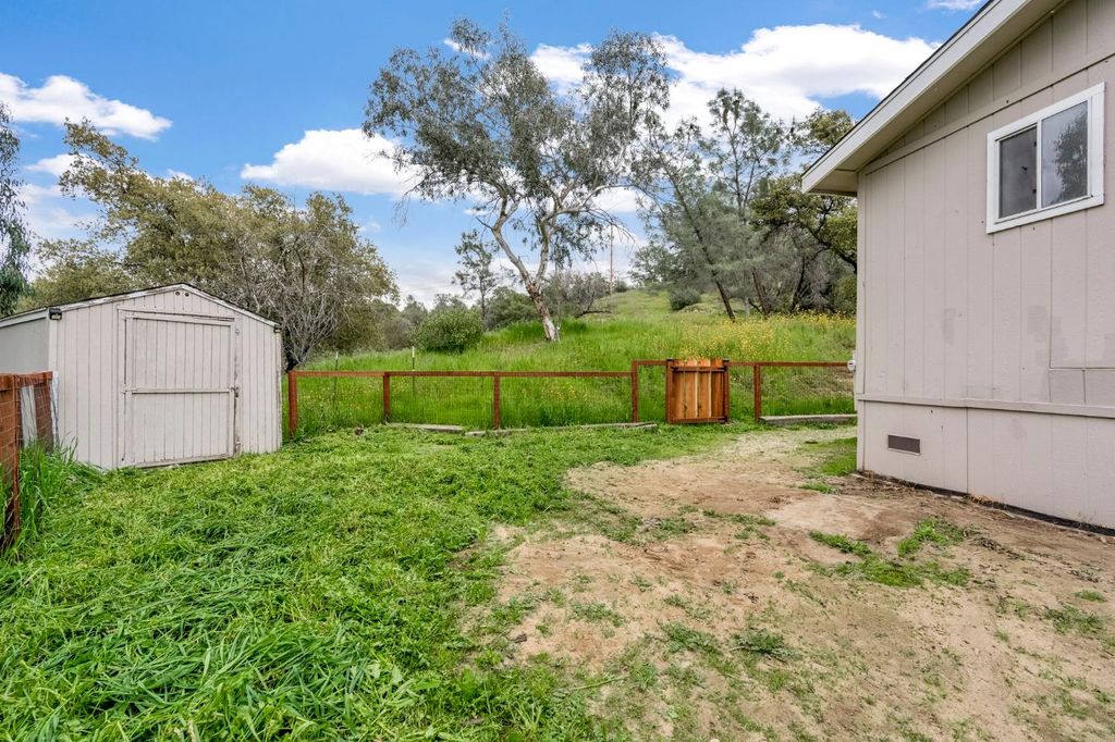 Image 31 of property listing at 23380 Granite Creek Lane, Clovis, CA 93619