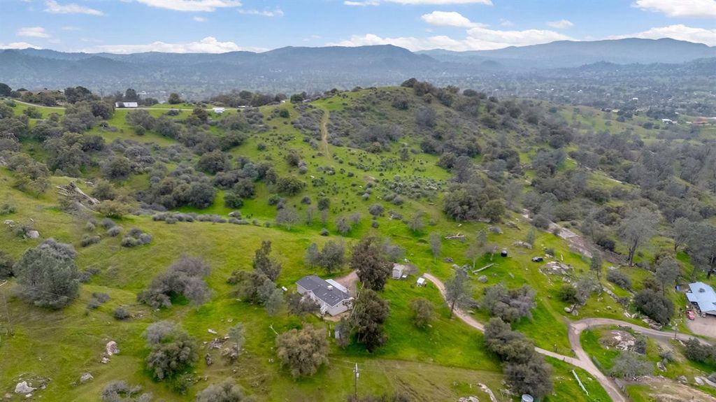 Image 38 of property listing at 23380 Granite Creek Lane, Clovis, CA 93619