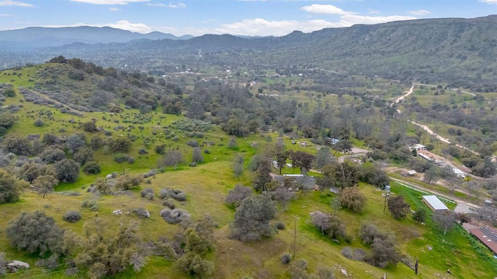 Image 39 of property listing at 23380 Granite Creek Lane, Clovis, CA 93619