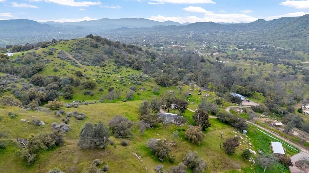 Image 40 of property listing at 23380 Granite Creek Lane, Clovis, CA 93619