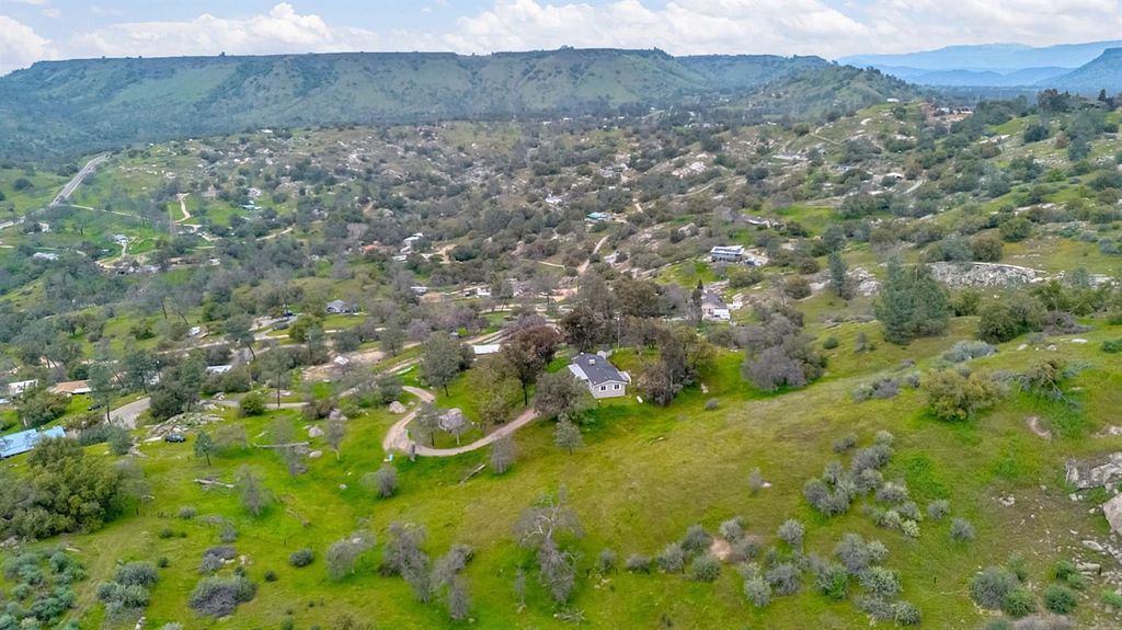 Image 43 of property listing at 23380 Granite Creek Lane, Clovis, CA 93619