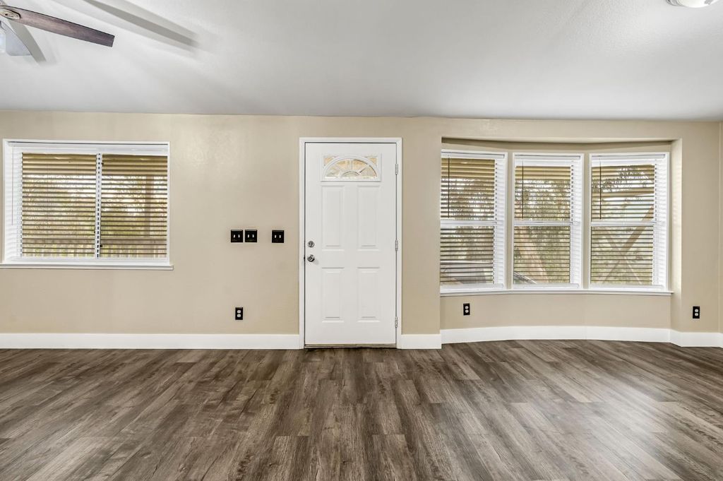 Image 7 of property listing at 23380 Granite Creek Lane, Clovis, CA 93619