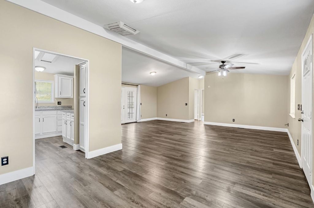 Image 9 of property listing at 23380 Granite Creek Lane, Clovis, CA 93619