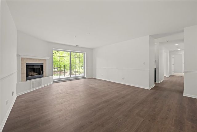 29 Hunt Club Drive 29, St. Charles, IL 60174