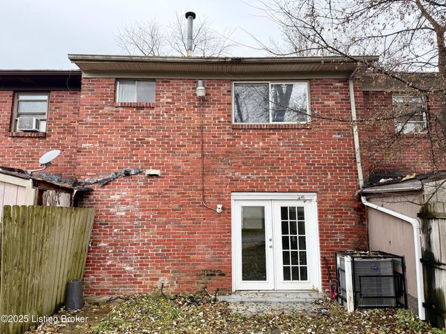 6602 Vandre Ave, Louisville, KY 40228