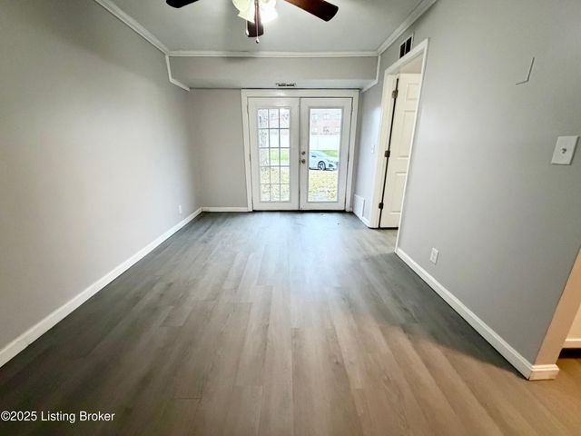 6602 Vandre Ave, Louisville, KY 40228