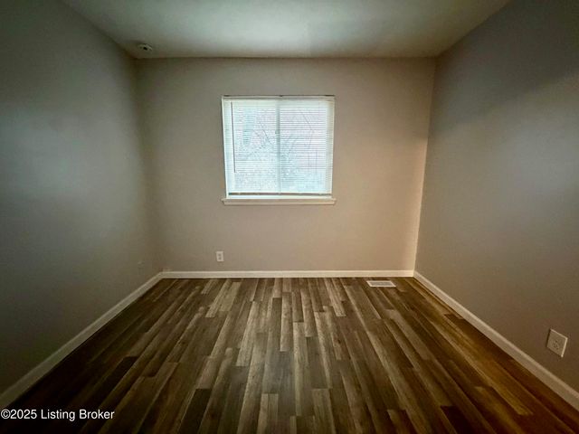 6602 Vandre Ave, Louisville, KY 40228