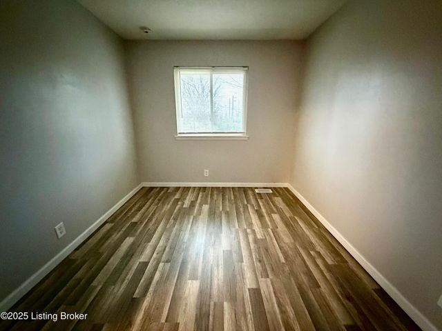 6602 Vandre Ave, Louisville, KY 40228