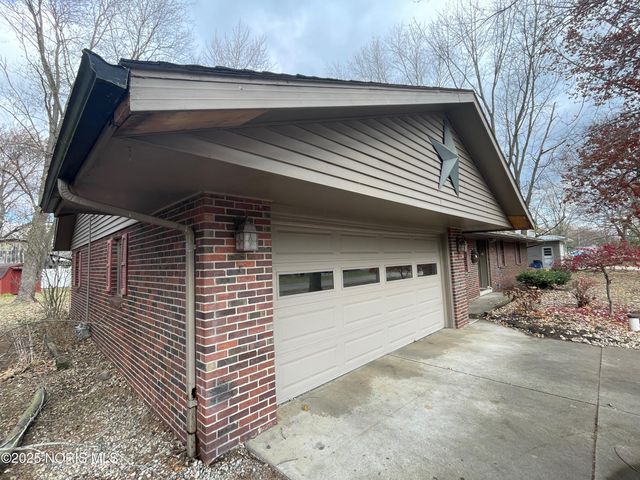 113 Sycamore Lane, Bryan, OH 43506