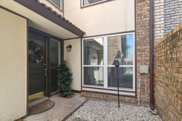 1302 Summerwood Lane, Richardson, TX 75081