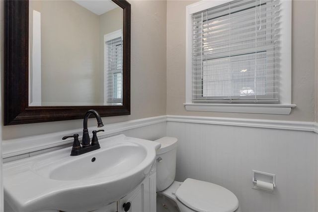 7916 Maple Avenue, Raytown, MO 64138