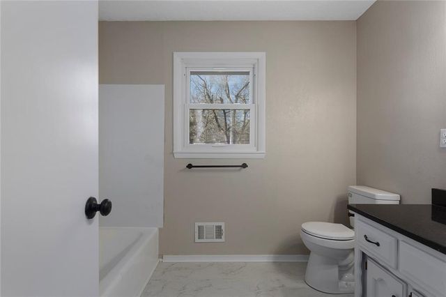 7916 Maple Avenue, Raytown, MO 64138