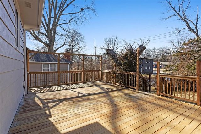 7916 Maple Avenue, Raytown, MO 64138