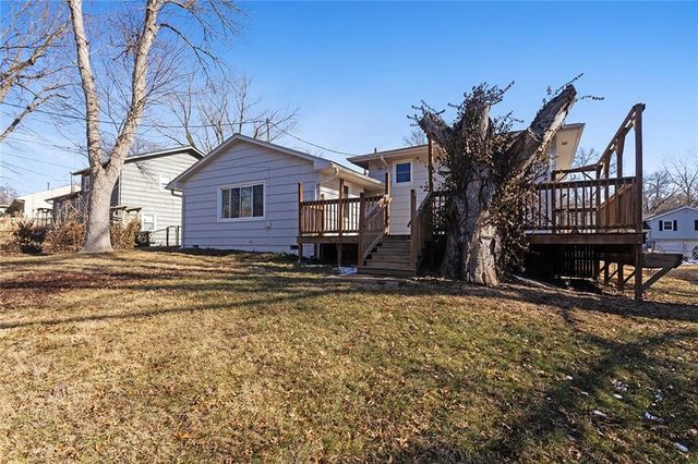 7916 Maple Avenue, Raytown, MO 64138