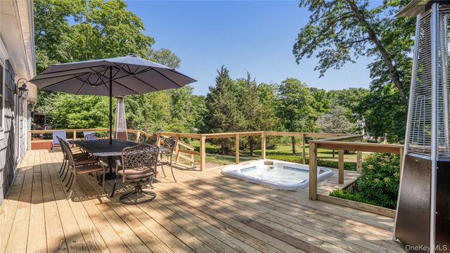 64A N Midway Road, Shelter Island, NY 11964