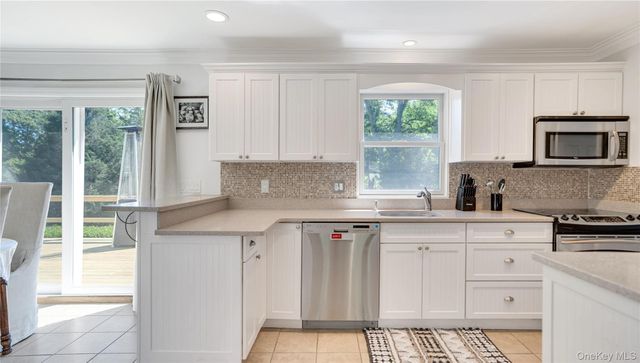 64A N Midway Road, Shelter Island, NY 11964
