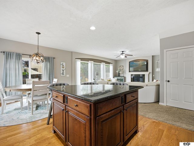 17232 Palisades Drive, Omaha, NE 68136