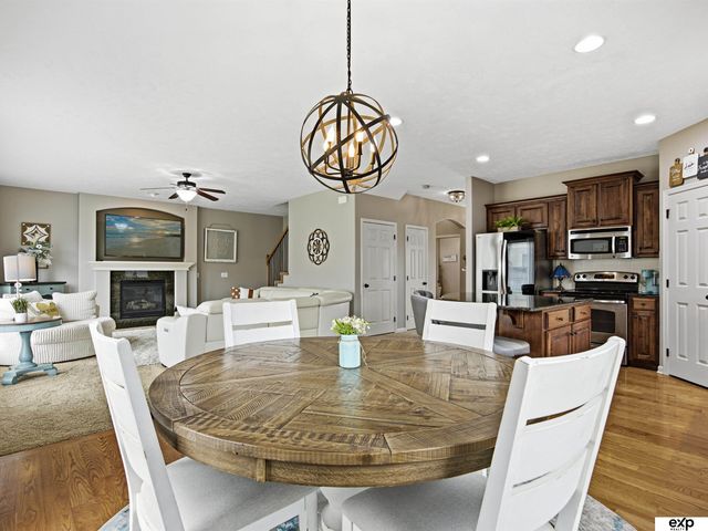 17232 Palisades Drive, Omaha, NE 68136