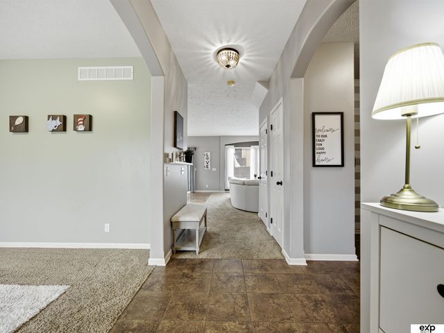 17232 Palisades Drive, Omaha, NE 68136