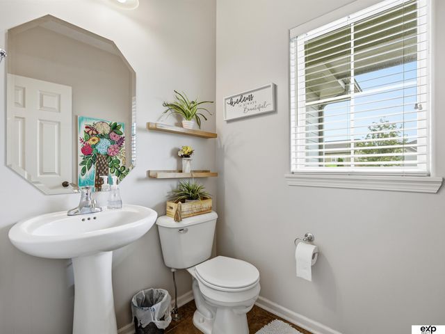 17232 Palisades Drive, Omaha, NE 68136