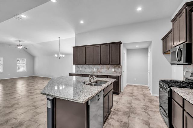 7417 Mango Orchard Lane, Conroe, TX 77304