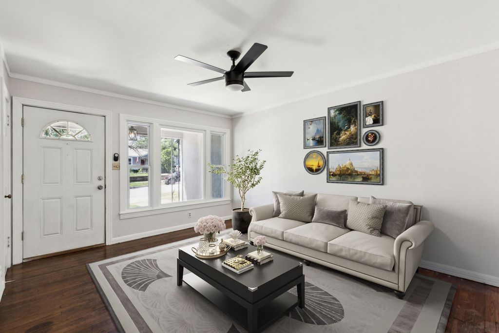 4908 Calmont Avenue, Fort Worth, TX 76107