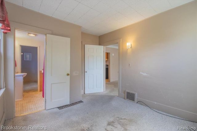 511 Woodcrest Drive, Royal Oak, MI 48067