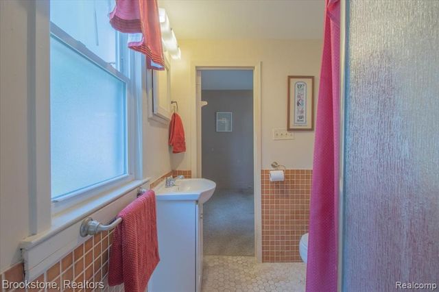 511 Woodcrest Drive, Royal Oak, MI 48067