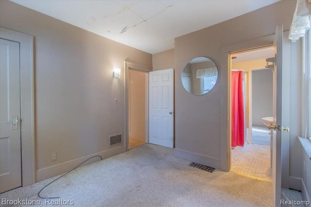 511 Woodcrest Drive, Royal Oak, MI 48067