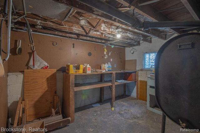 511 Woodcrest Drive, Royal Oak, MI 48067