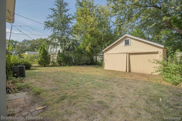 511 Woodcrest Drive, Royal Oak, MI 48067