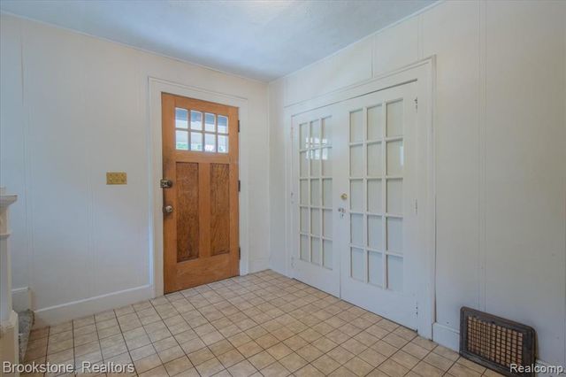 511 Woodcrest Drive, Royal Oak, MI 48067