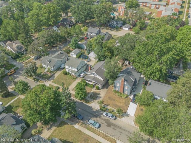 511 Woodcrest Drive, Royal Oak, MI 48067