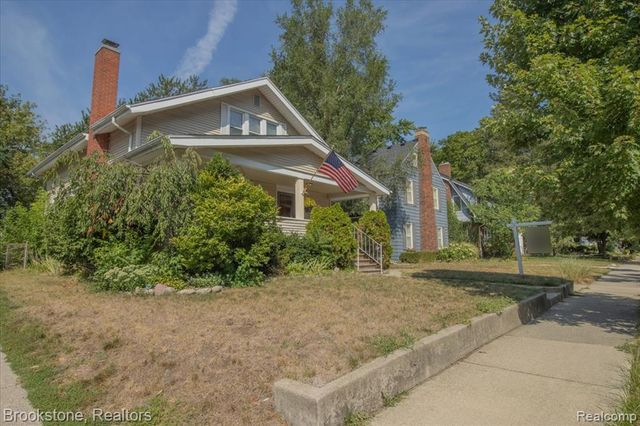 511 Woodcrest Drive, Royal Oak, MI 48067