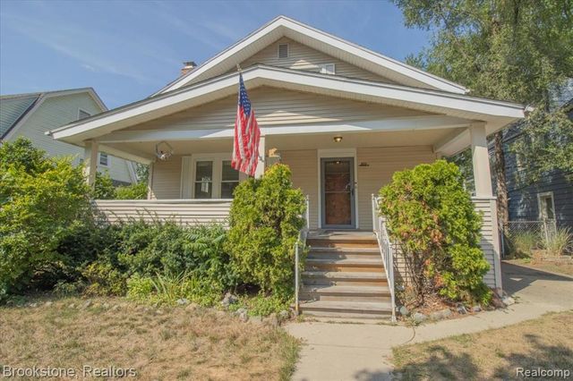 511 Woodcrest Drive, Royal Oak, MI 48067