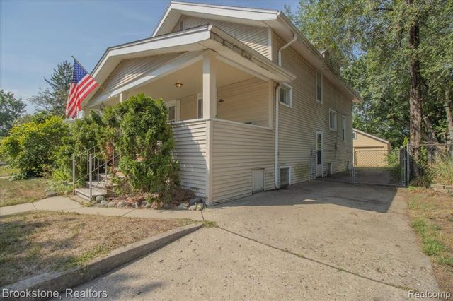 511 Woodcrest Drive, Royal Oak, MI 48067