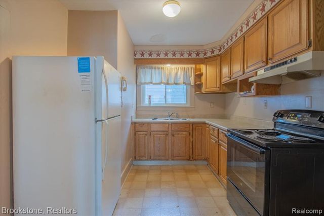 511 Woodcrest Drive, Royal Oak, MI 48067