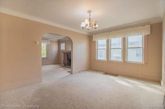 511 Woodcrest Drive, Royal Oak, MI 48067