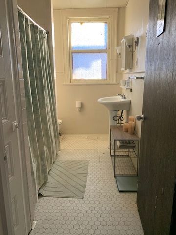 152 S Fairmount St 6, Friendship Park, PA 15206