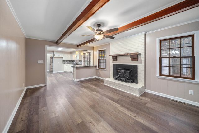 567 S SIXTH ST, Selmer, TN 38375