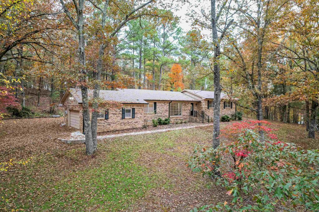 567 S SIXTH ST, Selmer, TN 38375