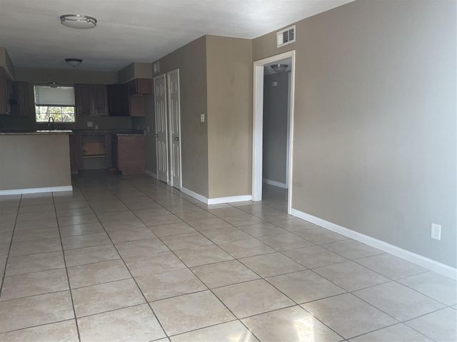 1500 Oleander Dr, La Marque, TX 77568