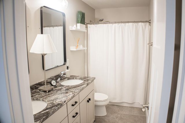 5476 Ridgeview Drive NW, Rochester, MN 55901