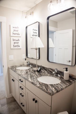 5476 Ridgeview Drive NW, Rochester, MN 55901