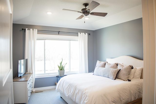 5476 Ridgeview Drive NW, Rochester, MN 55901