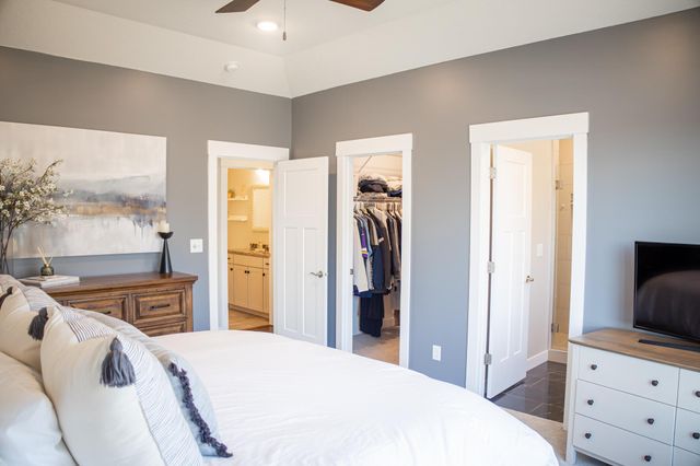 5476 Ridgeview Drive NW, Rochester, MN 55901