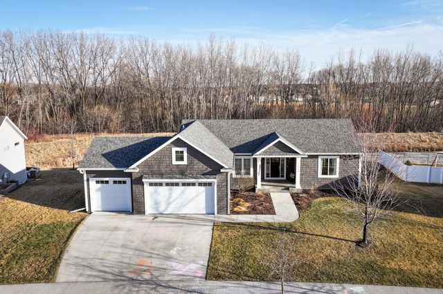 5476 Ridgeview Drive NW, Rochester, MN 55901