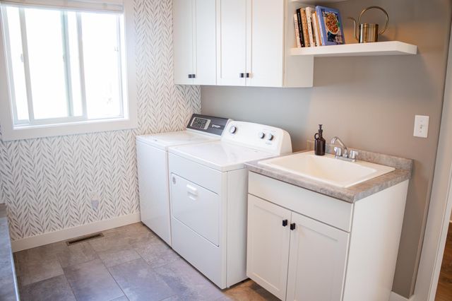 5476 Ridgeview Drive NW, Rochester, MN 55901